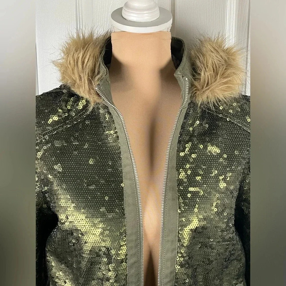 Express Green Sequin Parka With Fur Lining ✨ size Small‎ - Picture 6 of 13